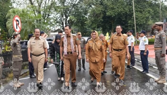 Ngantor Perdana Bupati dan Wakil Bupati Muara Enim Doa Besama