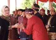 Wabub Pimpin Upacara Kadisdikbud Tersenyum