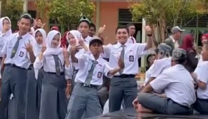 Bahkan Siswa Merokok Guru Segan. Ortu Siswa Gampang Lapor dan Viralkan