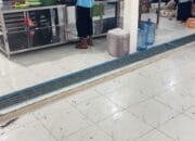Dapur MBG Banyak Lalat. Saluran Pembuangan YSBB Hanya Ditutup Dengan Terali