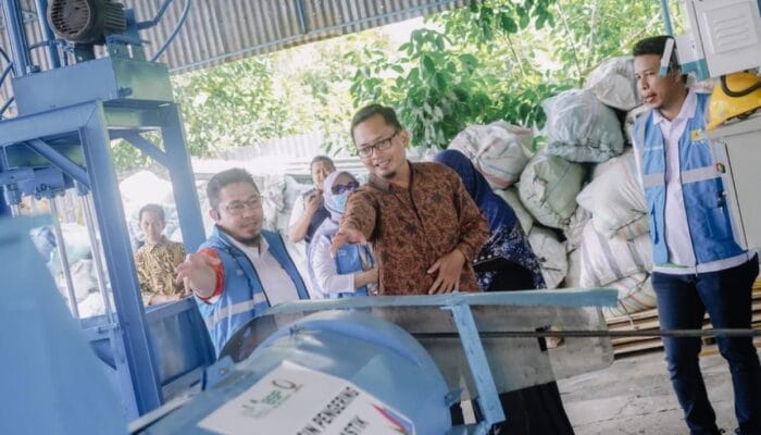 Malalui Bank Sampah Terpadu Berbasis Listrik PLN UID S2JB Dorong Pengelolaan Sampah Berkelanjutan