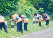 Jelang Nataru BPTD Babel Cek dan Bersihkan Rambu Keselamatan Jalan Raya