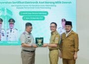 BPN Palembang Serahkan 30 Sertifikat Elektronik Aset Pemkot