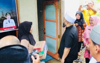 PLN Bengkulu Dengan Gubernur Resmikan Listrik Gratis Warga Seluma