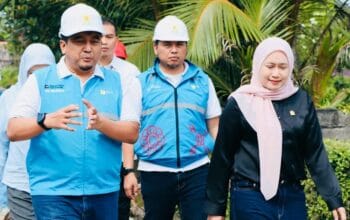 PLN Bersama DPR RI Tinjau Progres Listrik Desa Pulau Semambu. Jaringan Rampung 4,63 Km di Lima Dusun