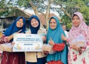 YBM PLN UID S2JB dan GENCAR Bagikan 300 Paket Buka Puasa dan Sahur untuk Warga Palembang