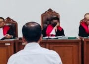 Raimar Menangis Saat Bacakan Pledoi Sidang Perkara revitalisasi Pasar Cinde