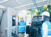 Direktur Distribusi PLN Tinjau dan Pastikan Kesiapan Listrik dan SPKLU di Palembang Jelang Mudik