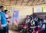 Danantara Indonesia dan PLN Salurkan Ribuan Paket Perlengkapan Sekolah di Tiga Provinsi