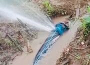 Pipa Baru Rajin Bocor. Warga Kenten Laut Risaukan Proyek PUPR Banyuasin Asal Asalan