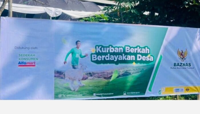 BAZNAS Salurkan Sedekah Pelanggan Alfamart Melalui Program Kurban Berkah Berdayakan Desa