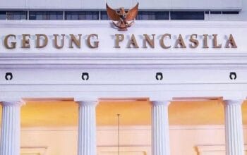 Pancasila di Persimpangan Jalan