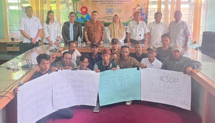 Warga Korban Abrasi Datangi DLH Banyuasin dan Berencana Aksi di KSOP Palembang