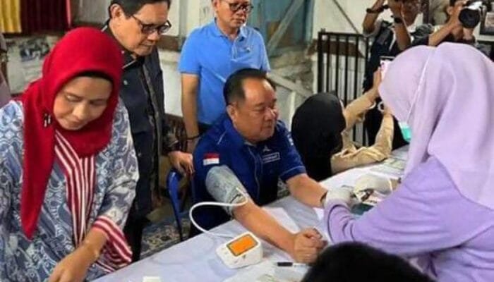 Demokrat Sumsel Gelar “Gerakan Langit Biru”, Cik Ujang Ikut Cek Kesehatan Warga