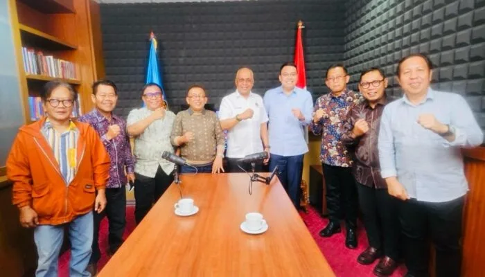 Podcast  PWI Pusat Resmi Diluncurkan Wamen Komdigi Angga Raka Tampil Perdana di PWI CHANNEL