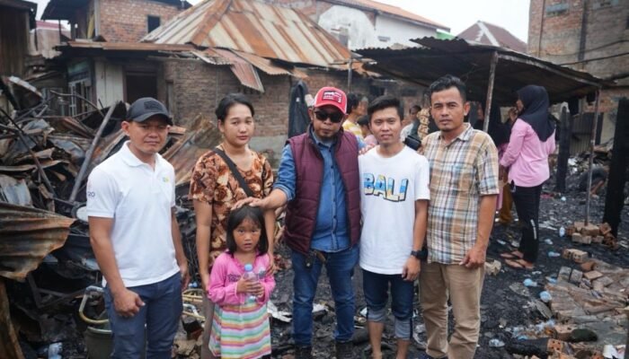 YBM PLN S2JB Sambangi Korban Kebakaran 8 Ulu